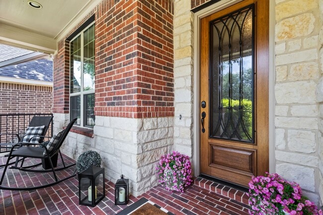 Building Photo - 4 Bedroom/3.5 Bath River Rock Ranch Subdivision