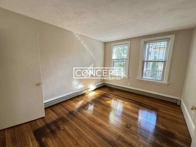 Building Photo - 11 Chilcott Pl