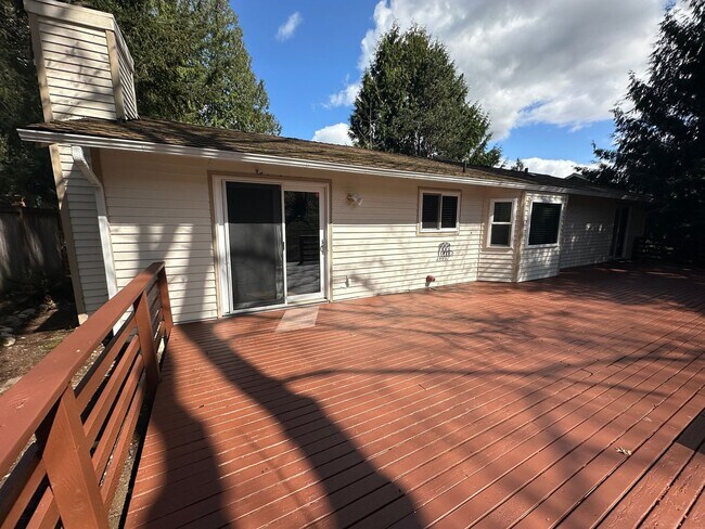 Building Photo - 3Bd/2Ba Sammamish House