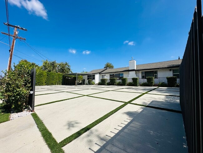 Building Photo - 5148 Otis Ave