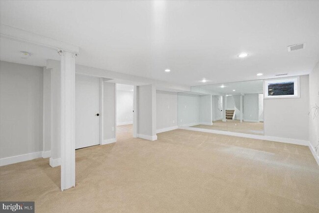 Building Photo - 3213 Foxhall Rd NW