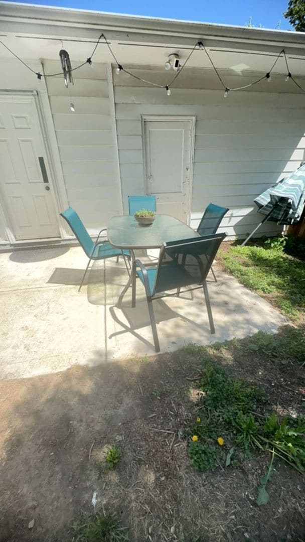 Building Photo - Charming Midvale Heights Ranch