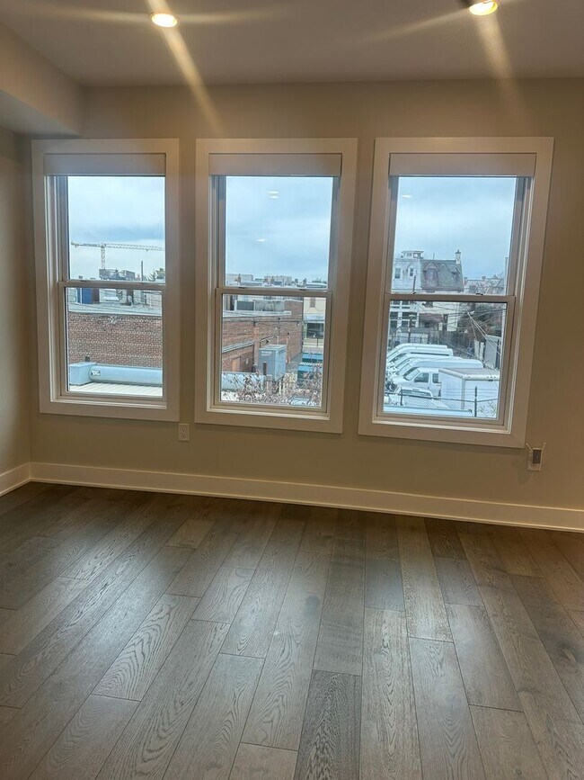 Building Photo - Modern 2 Bedroom, 2 Bathroom Penthouse with Parking in Historic LeDroit Park