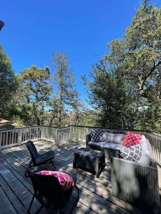 Building Photo - 252 Scenic Ave