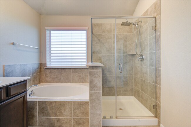 Building Photo - 1207 Cascade Hls Dr