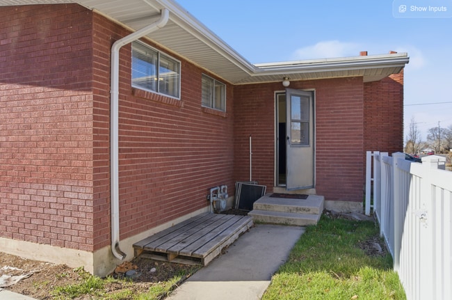 Building Photo - 466 E Center St