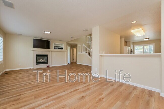 Building Photo - 22137 E Irish Dr