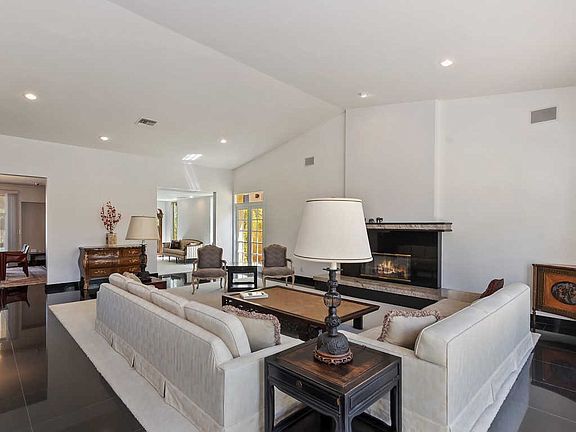 Building Photo - 48600 Shady View Dr