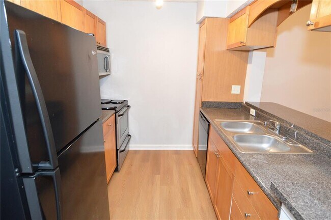 Building Photo - 2500 Winding Creek Blvd