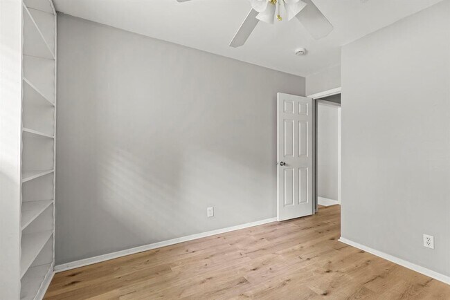 Building Photo - 618 Buckskin Dr