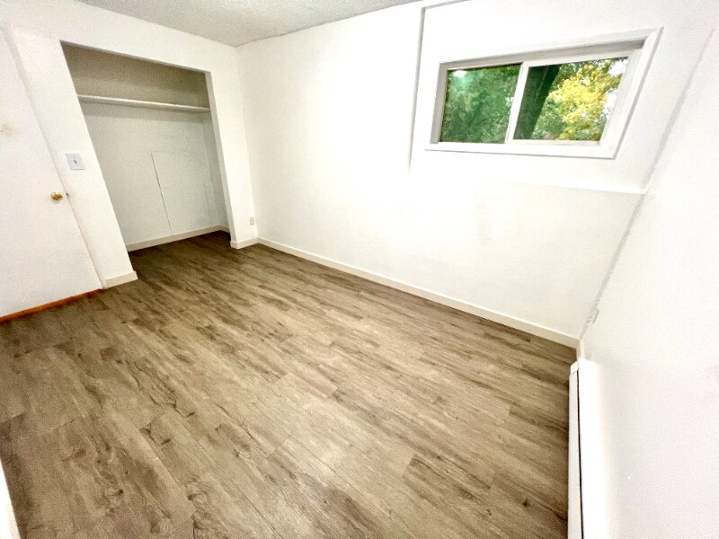 Building Photo - 1005 Bloyd St