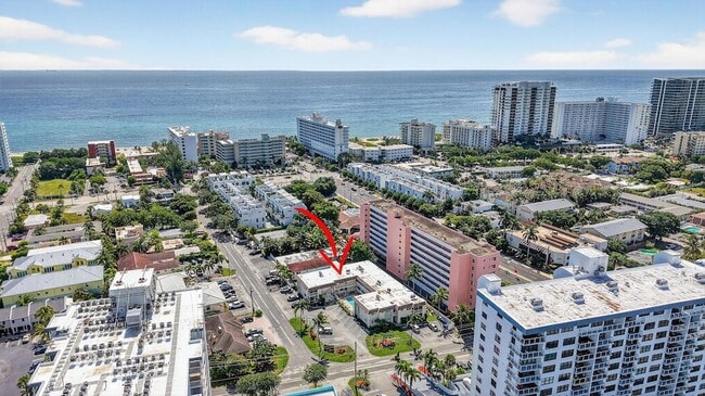 Building Photo - 1450 N Riverside Dr
