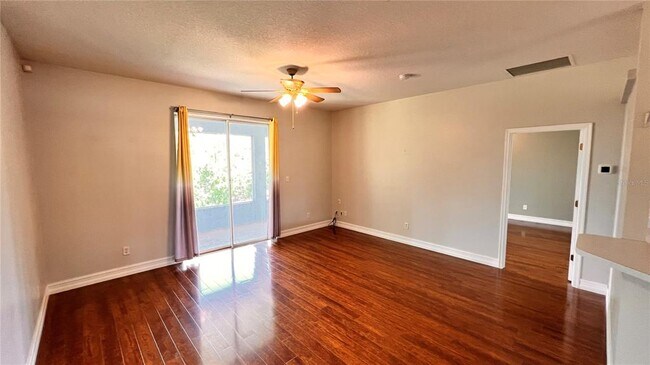 Building Photo - 949 Dekleva Dr
