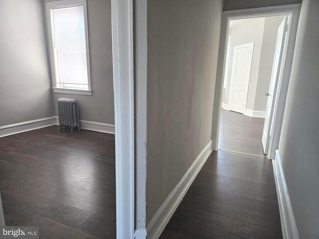 Building Photo - 204 W Duncannon Ave