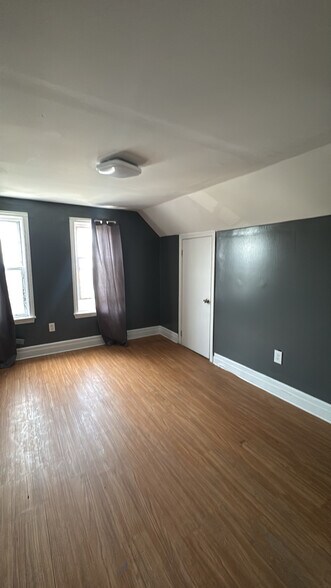 Building Photo - 37 Bennington St