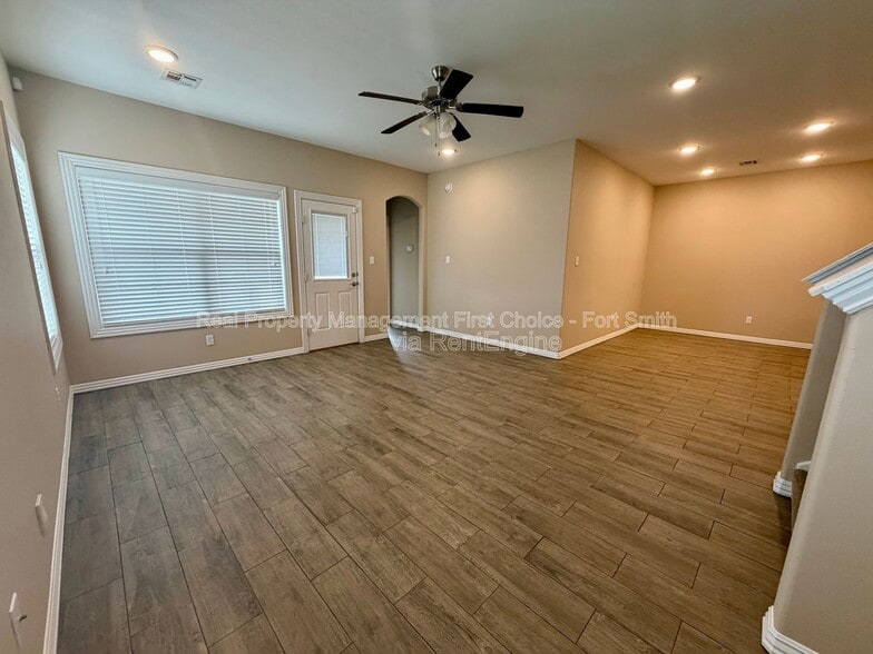 Building Photo - 6605 Leightyn Ln