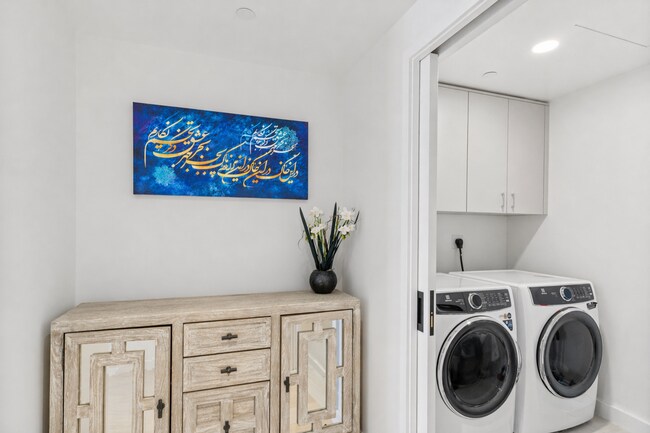 Building Photo - Panoramic Pacific Views | Ultra-Luxury Living at Victoria Place