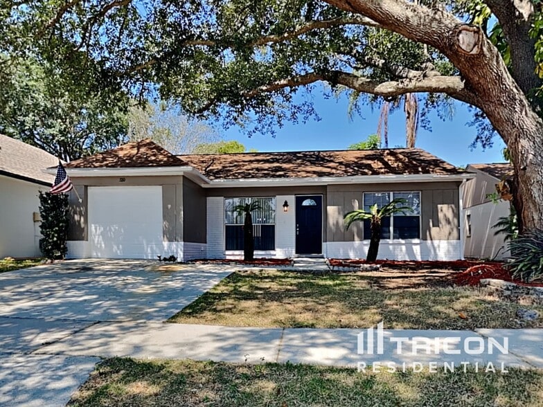 Primary Photo - 320 Laxton Ln