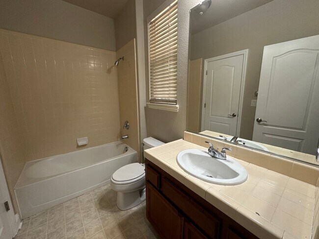 Building Photo - 4333 Reveil Ln