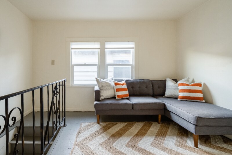 Building Photo - 2036-2038-2038 SE Morrison St