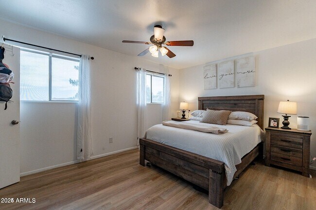 Building Photo - 14234 N Oakwood Ln