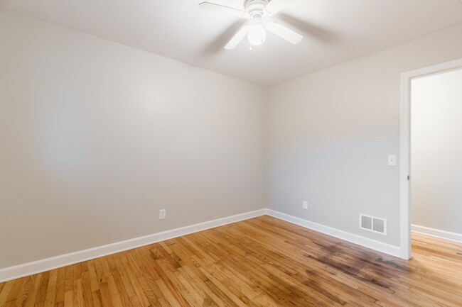 Bedroom 3 - 5 W Gantt Cir