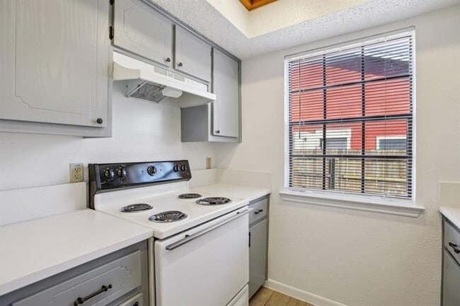 Building Photo - 8804 Cainwood Ln