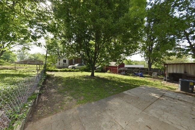 Building Photo - 1275 N Florissant Rd