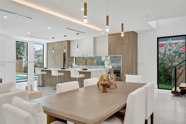 Building Photo - 1825 NE 26th Ave