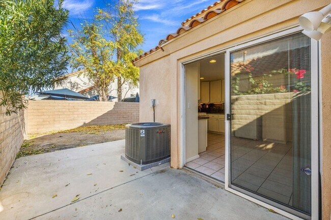 Building Photo - Spacious 4BR Home with Main-Level Primary Suite & No HOA!