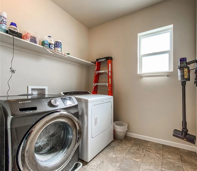 Building Photo - Clean and Spacious Home for Rent