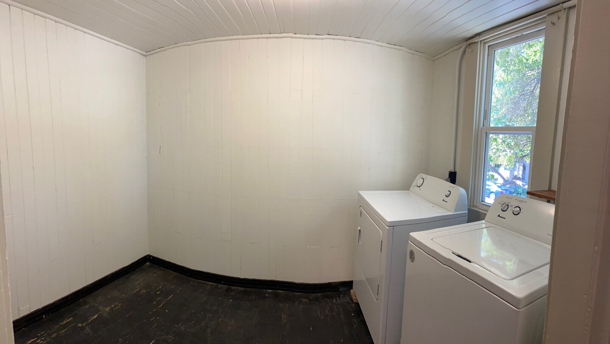 Laundry Room - 2104 Castro St