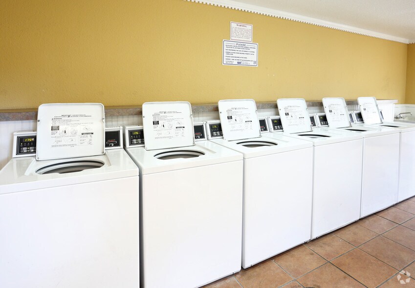 Oaks on Monument 401 Monument Rd Jacksonville FL 32225 Apartment Finder