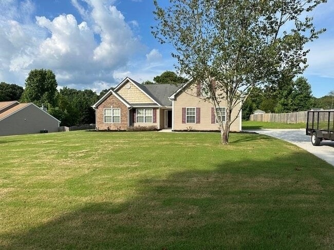 Primary Photo - 605 McDowell Ln
