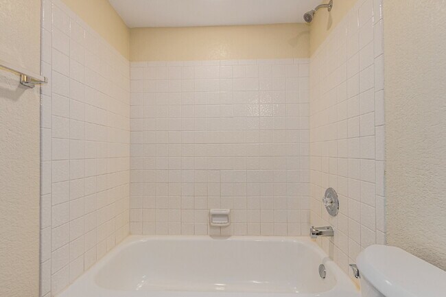 Building Photo - Ready for IMMEDIATE MOVE IN!