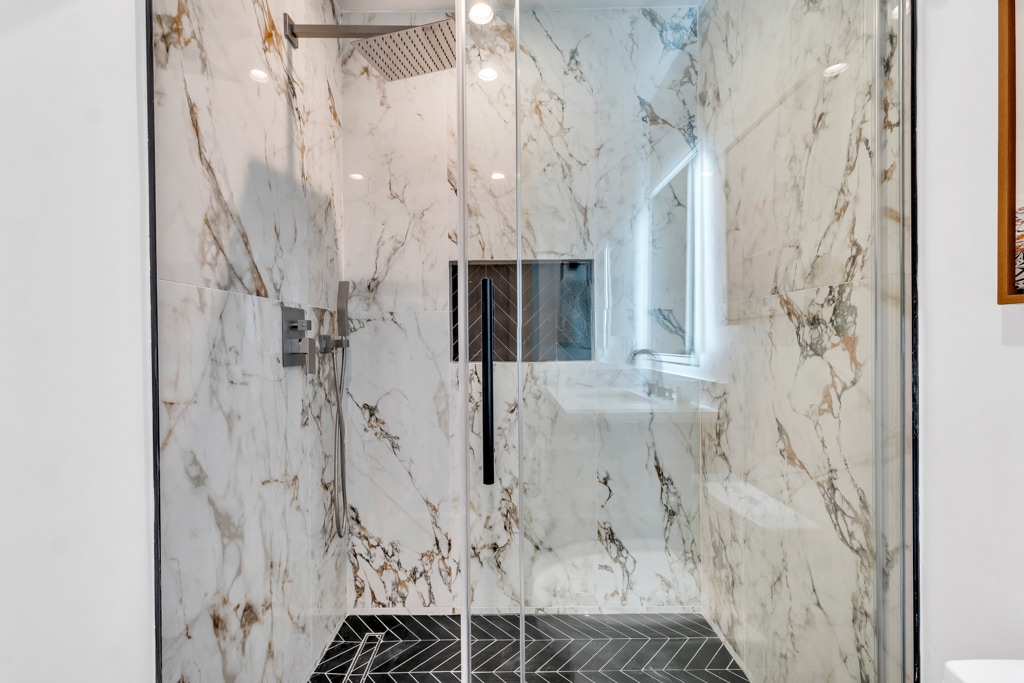 Building Photo - 651 N Wilton Pl