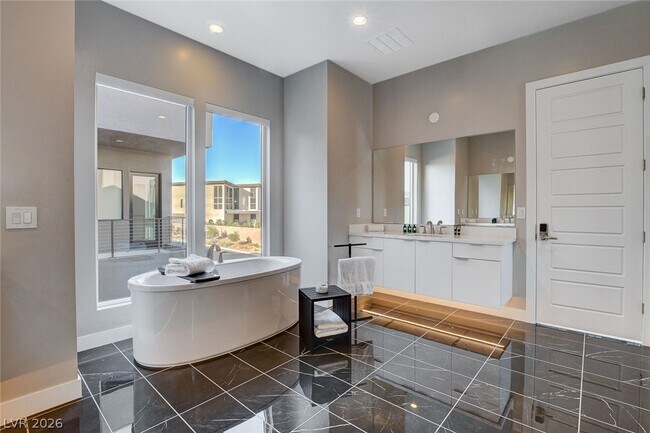 Building Photo - 5289 Feathertop Dr