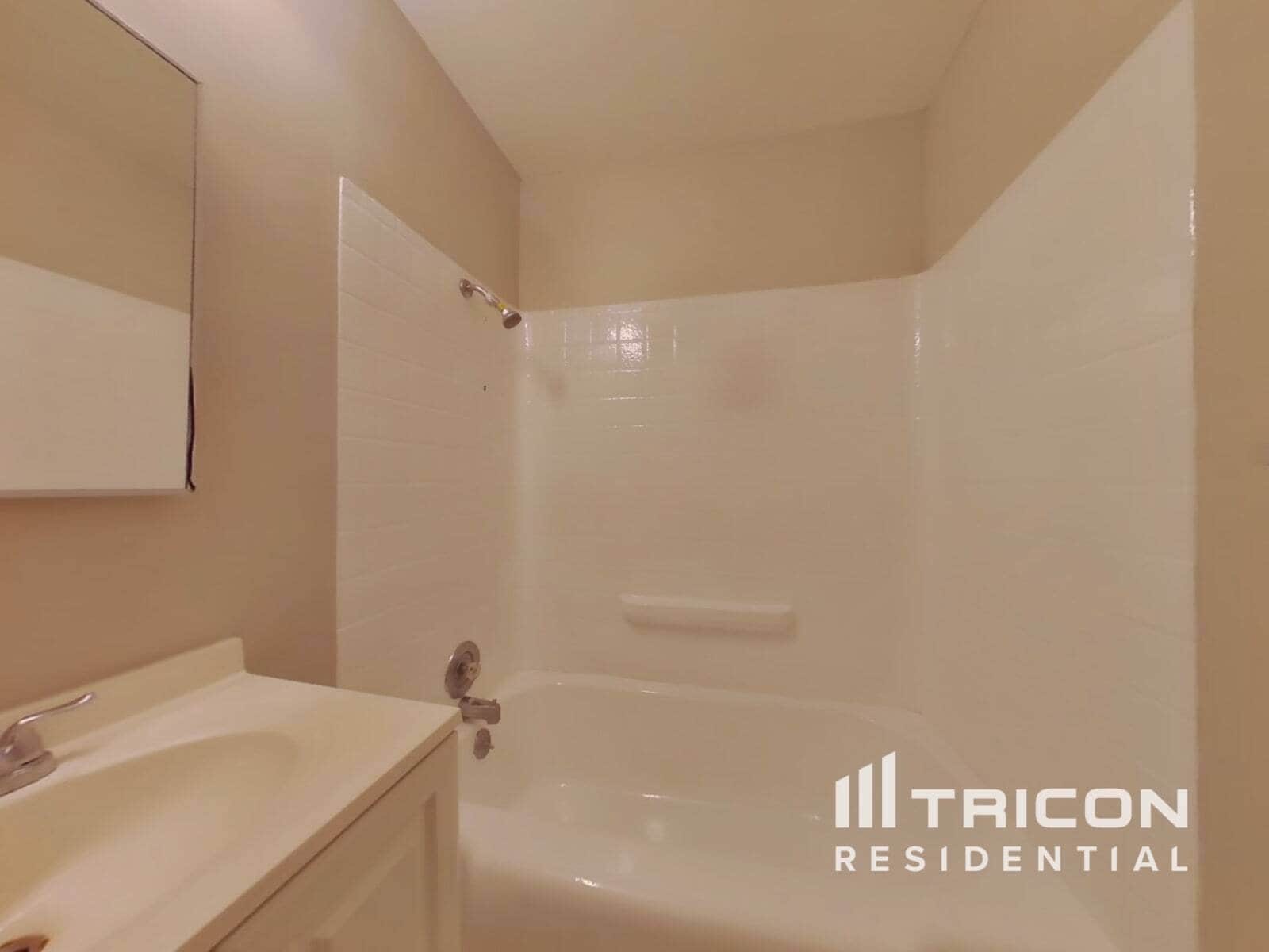 Building Photo - 372 Hopkins Dr