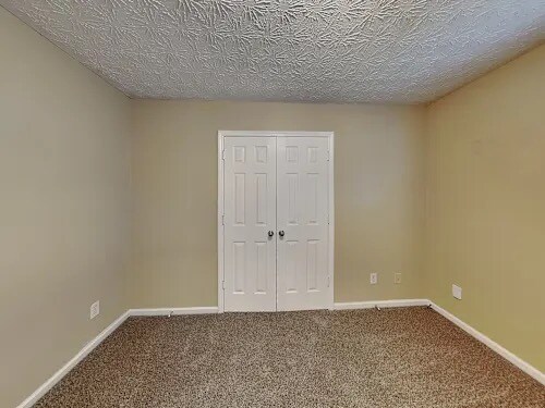 Building Photo - 256 Palms Ln SW