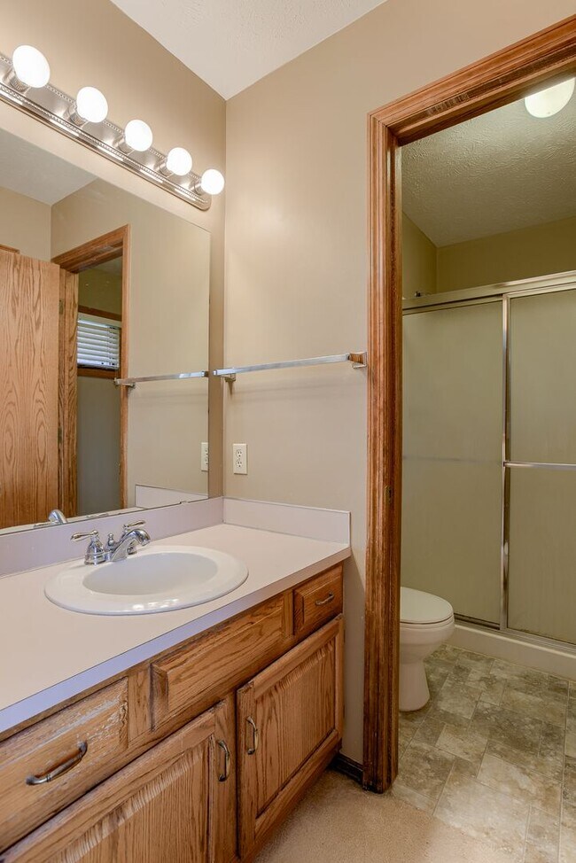 Building Photo - Millard 3 Bedroom!!