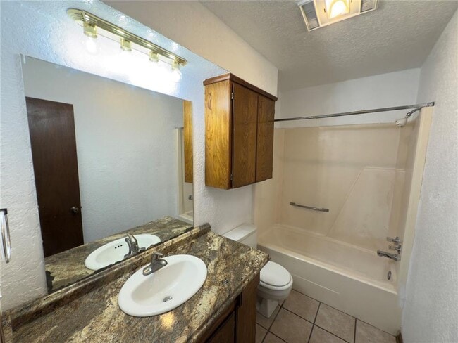 Building Photo - 1109 Dustin Dr