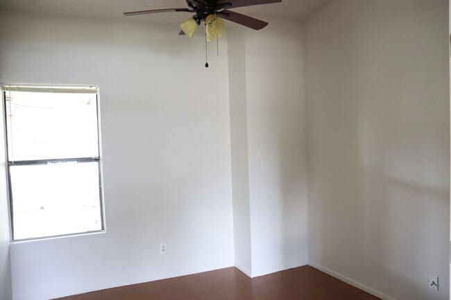 Building Photo - Freshly Painted