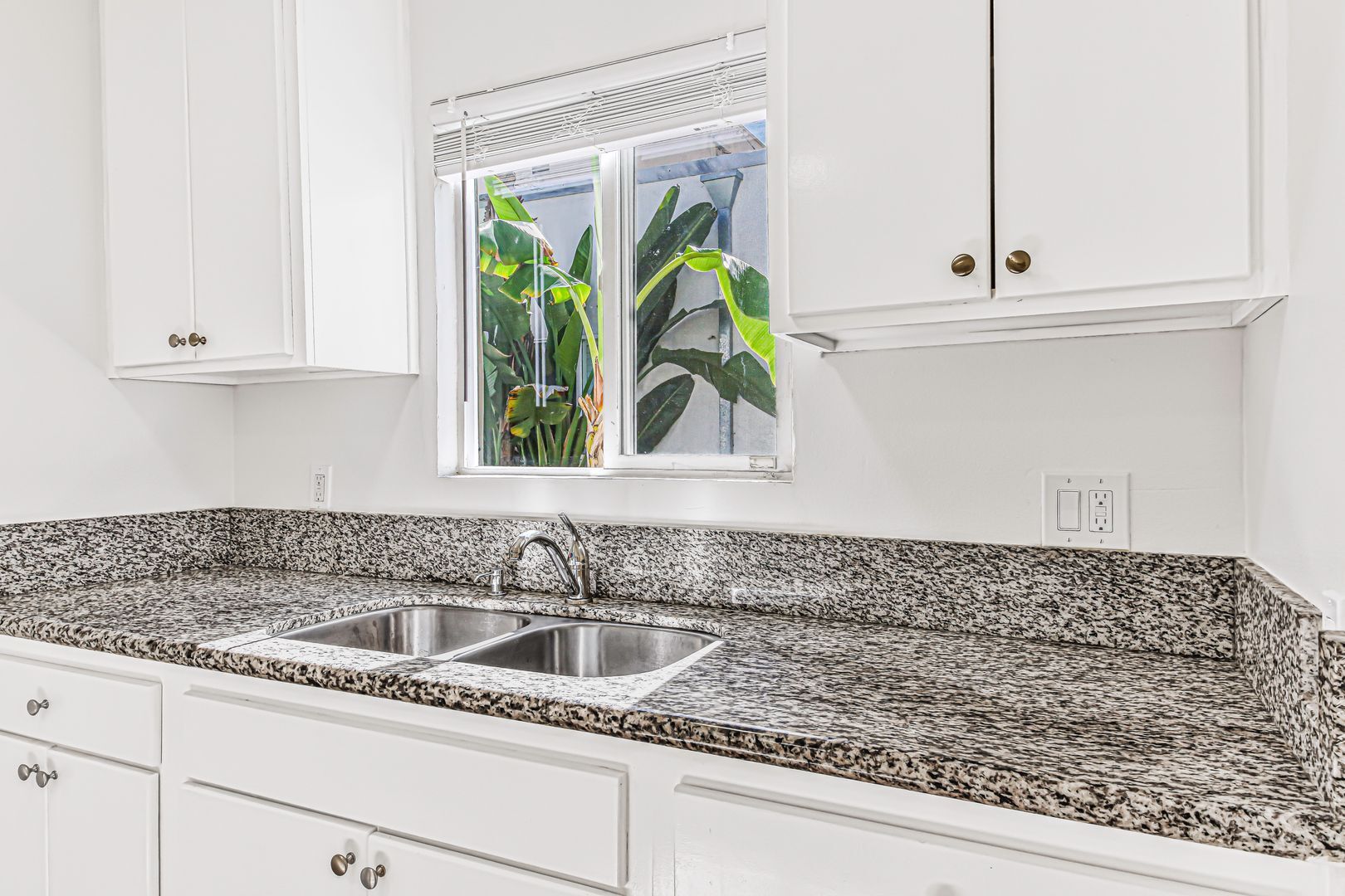 Building Photo - 67 Alamitos Ave