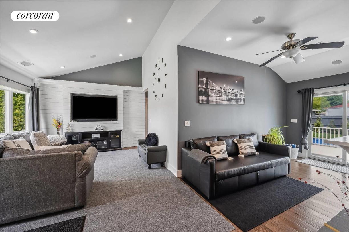 Building Photo - 53 Windward Way