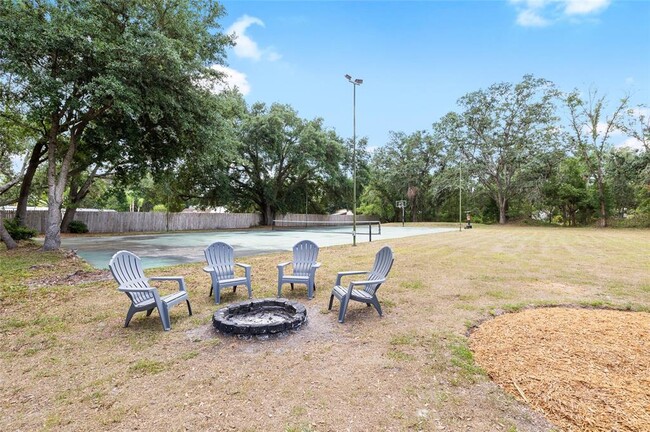 Building Photo - 6618 Country Club Rd