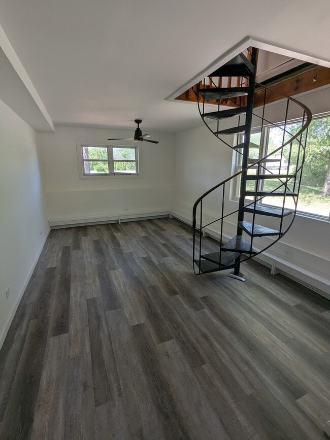 Building Photo - 28600 W Grass Lake Rd