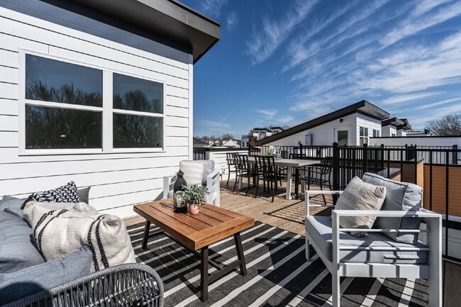 Building Photo - 620 Walnut Hts Dr