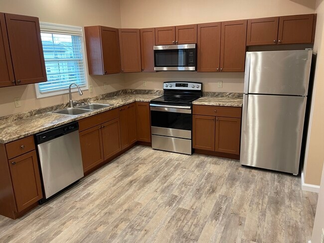 Building Photo - 1206 Bardsley Rd