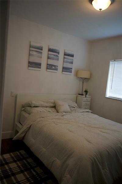 Building Photo - 11150 Peachtree Dr