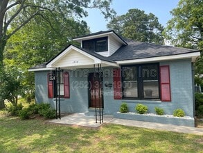 Building Photo - 1524 Sunset Ave